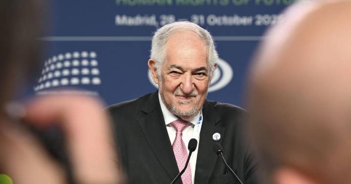 Pumpido critica la «interferencia política» en el TC: «Ningún tribunal puede cuestionar nuestras sentencias»