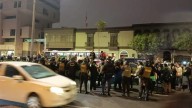 Colectivo de mujeres realiza plantón en los exteriores de la sede del Congreso de la República, en la avenida Abancay