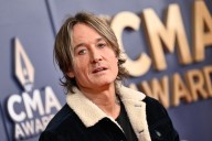 Keith Urban pide a sus fans dejar de buscar mensajes ocultos sobre su divorcio en sus canciones