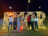 Piar da inicio a la Navidad con tradicional encendido de luces