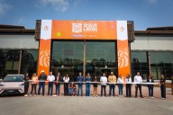 Samuel y Mariana inauguran mercado para emprendedoras locales