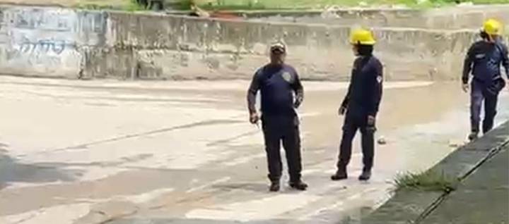 Comunidad reporta caso de joven que intentó cruzar arroyo El Salao y la corriente se lo llevó