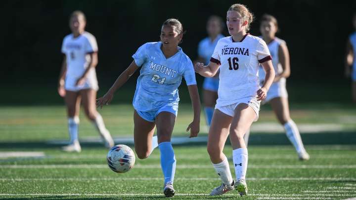 No. 5 Mount St. rallies past No. 6 Pingry in Prep A Tour. semis