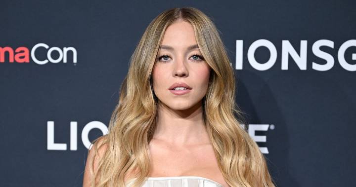Sydney Sweeney and Scooter Braun Are Holding Hands in Public