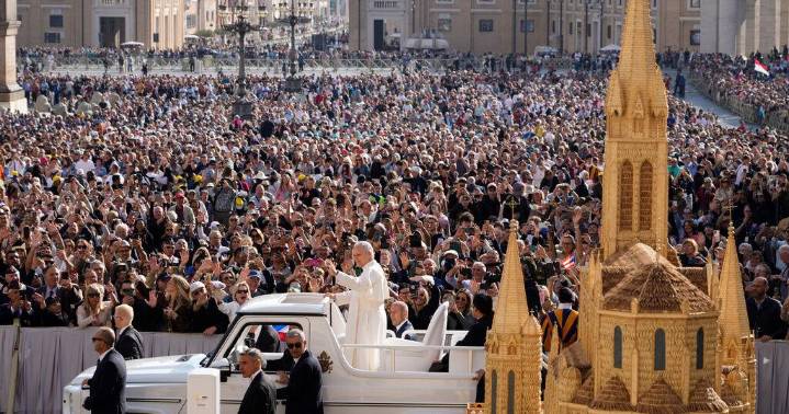 Pope intervenes in US abortion debate by raising what it really means to be 'pro