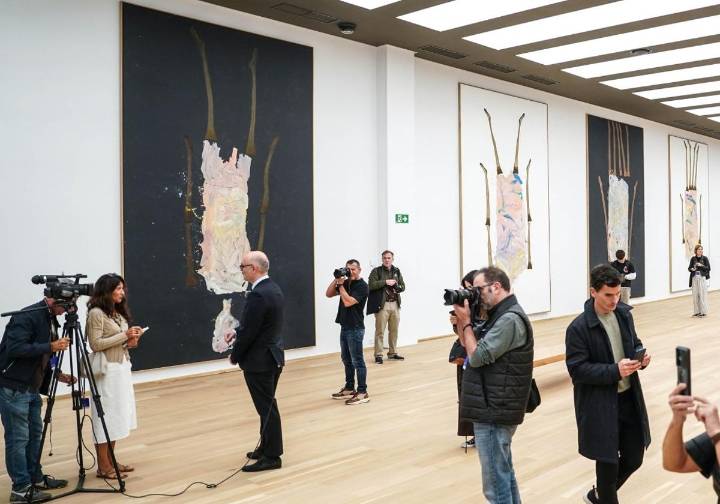 Baselitz pone patas arriba el edificio de 1970 del Bellas Artes en su reapertura
