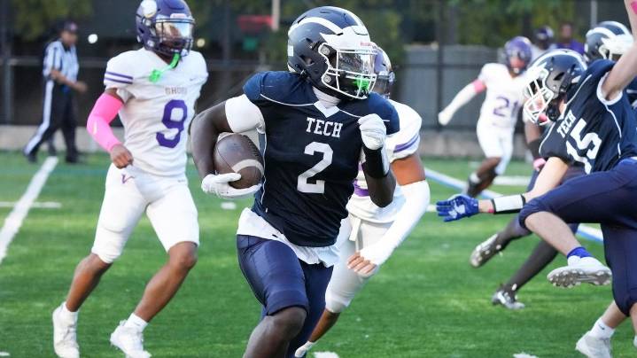 South Shore holds off Brooklyn Tech for 36-29 win in PSAL 4A action Friday