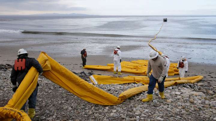 After an oil spill, Trump officials back a Texas firm to expand drilling off California’s coast