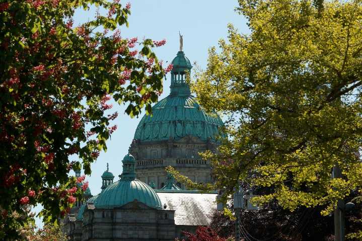 BC strike heats up to include about 26,000 public service workers, professionals