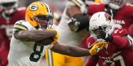 Josh Jacobs runs for 2 TDs, Micah Parsons has 3 sacks as Packers rally past Cardinals 27