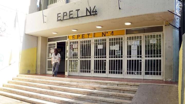 Paro docente: adhesión masiva y preocupación por si aplican el descuento del día