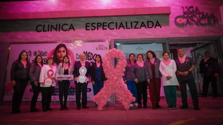 Día Mundial Contra el Cáncer de Mama: La Liga Contra El Cáncer se ilumina de rosa