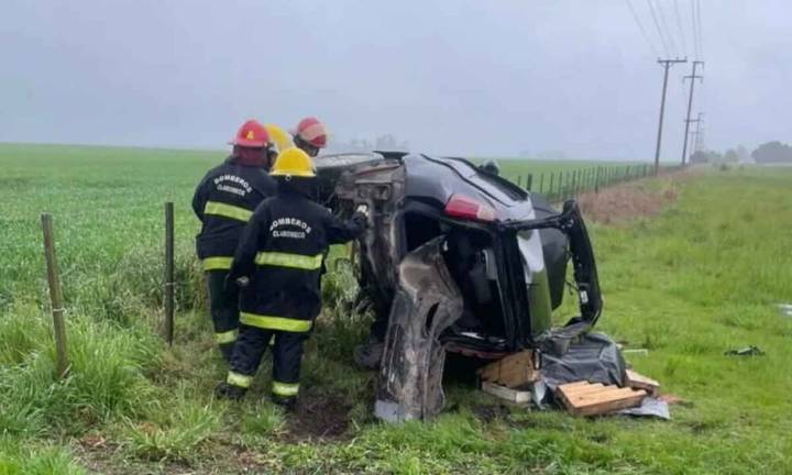 Ruta 73: murió un joven tras despistar y chocar contra una alcantarilla
