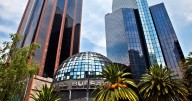 La BMV cierra una semana de pérdidas y Grupo México repunta ligeramente