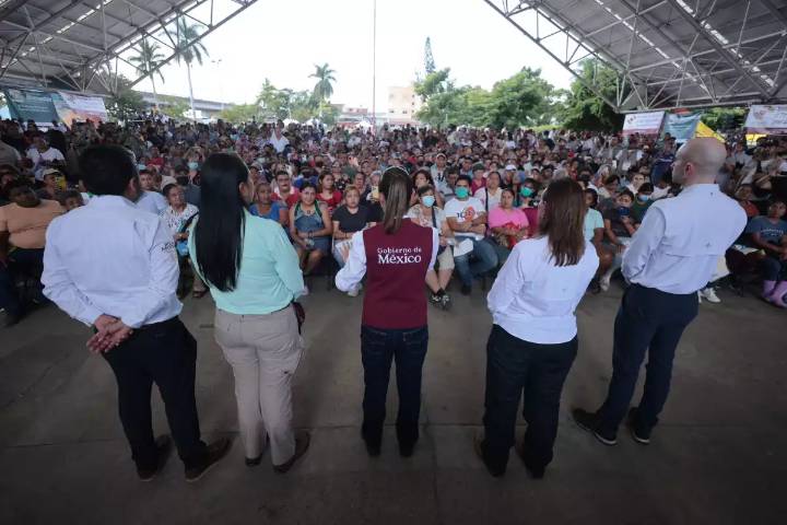 Presidenta Sheinbaum regresa a Veracruz para supervisar avances de limpieza y entrega de apoyos