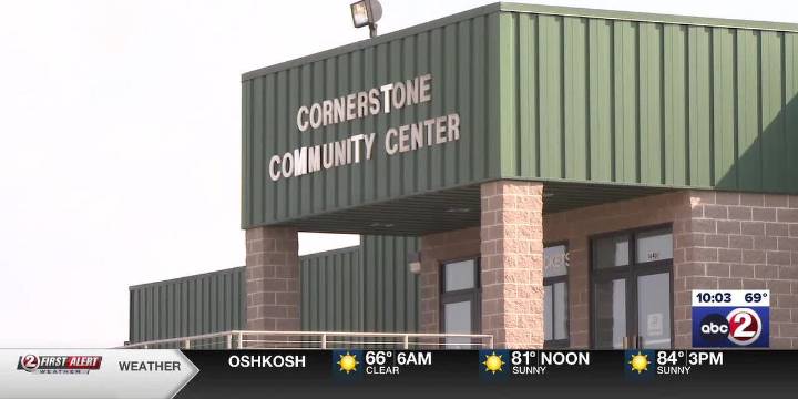 De Pere’s Cornerstone Community Center unveils new ice rink