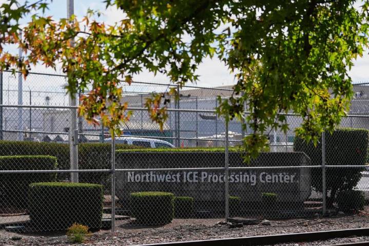 Feeling hopeless in custody, many immigrants drop claims to remain in the US, leave voluntarily