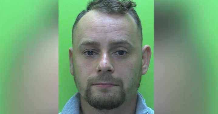Nottinghamshire sex offender returned to prison after taking teenage girls shopping