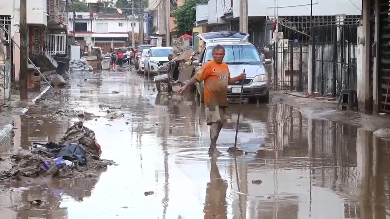 Heavy rain in Mexico sets off floods and landslides, killing at least 41