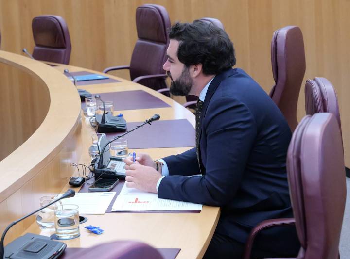 VOX acusa al PP de "asumir la ideología de género" en la Diputación