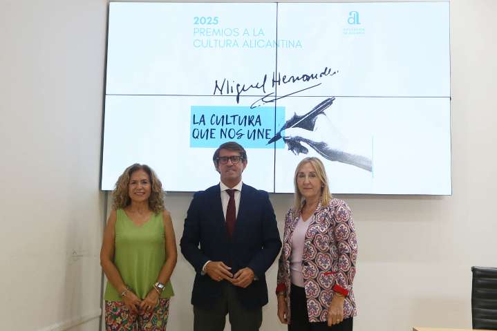 Los Premios a la Cultura Alicantina de la Diputación reconocen la trayectoria del catedrático José Carlos Rovira