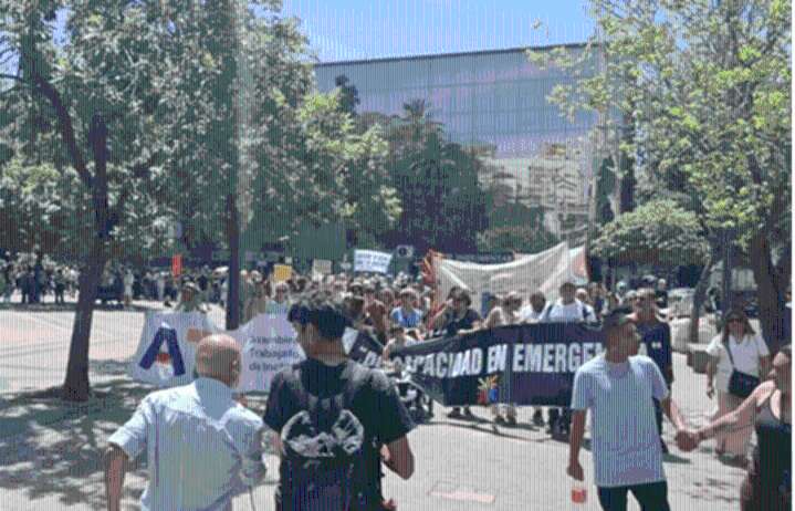 Fuerte repudio a Javier Milei en Córdoba en el cierre de campaña