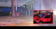 Auto compacto se sale del camino en el ejido Luis B. Sánchez