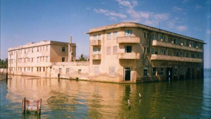 El pueblo que tiene un hotel abandonado famoso por estar embrujado