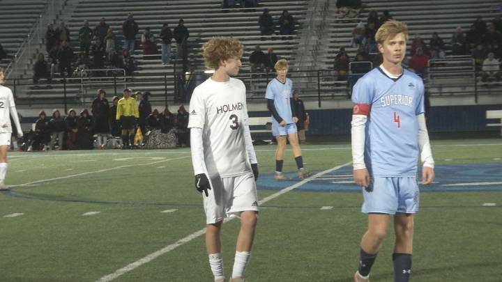 Holmen Boys Soccer Upsets Superior in First Round of WIAA Playoffs