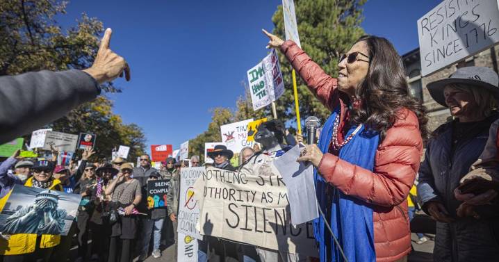 As government shutdown drags on, so does partisan finger