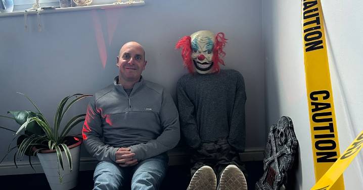The Edinburgh man keeping community spirit alive by transforming flats for Halloween