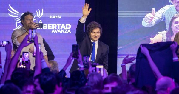 Una combinación de miedo y esperanza le deja a Milei el camino despejado hasta 2027
