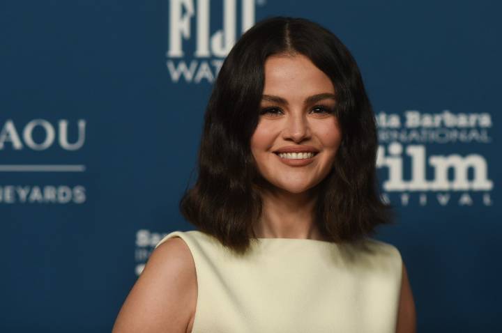 Selena Gomez lanzó set de Rare Beauty inspirado en el maquillaje de su boda