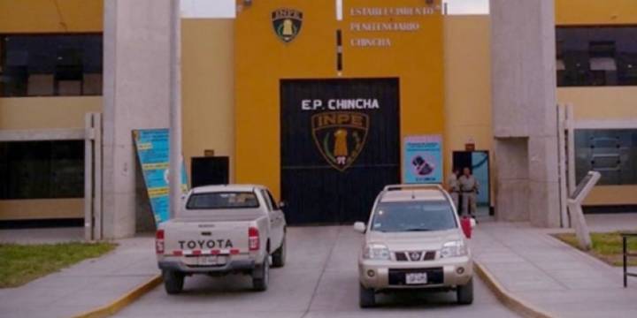 Director del penal de Chincha recibe amenazas con videos a su celular para no trasladar al interno ‘Cabezón Pier’
