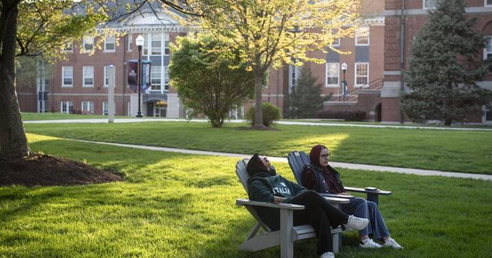 Prospective Hood College STEM students invited to Biology Experience Day