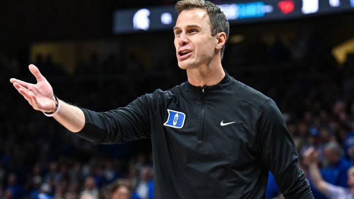 Duke extends hoops coach Jon Scheyer through 2030