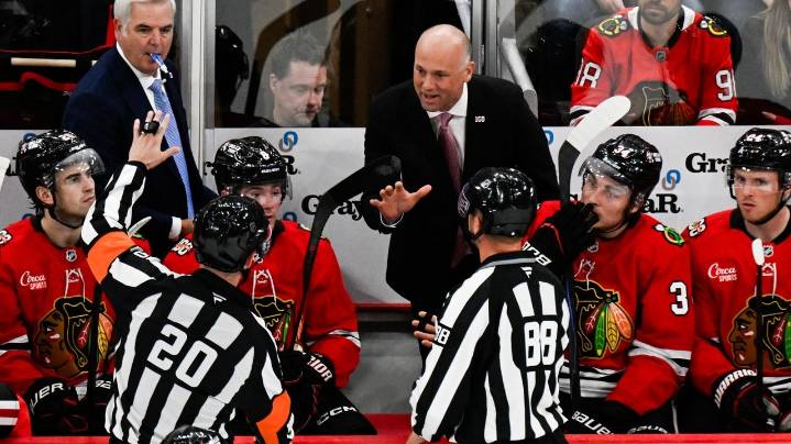 Jeff Blashill gets his first win as coach of the Chicago Blackhawks