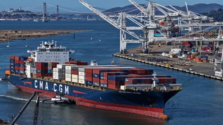 Trump aims to sign mineral deals in Asia to raise pressure on Xi