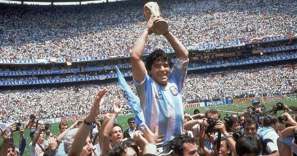 Se cumplen 65 años del nacimiento de Diego Armando Maradona