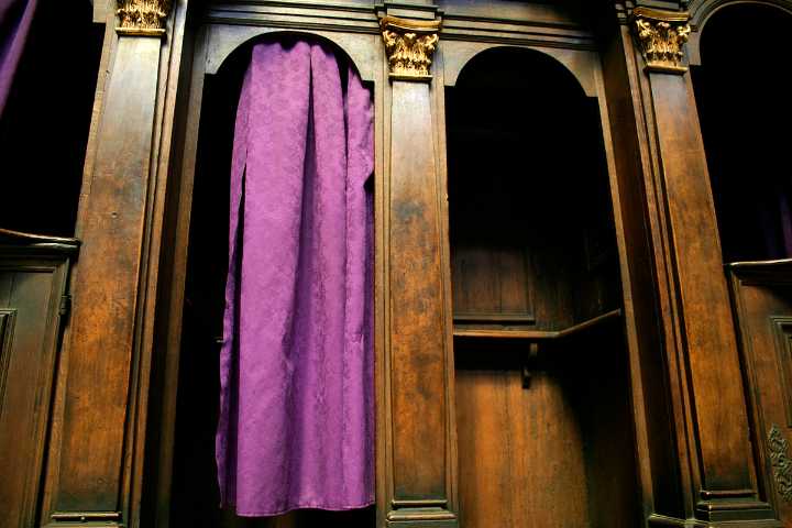 Washington drops lawsuit to require priests to report confessions