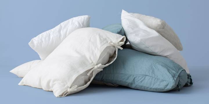 ¿Para qué sirve rociar vinagre blanco en tus almohadas?