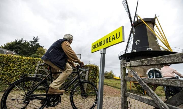 Alta participación en comicios reñidos entre progresistas y ultraderecha en Países Bajos