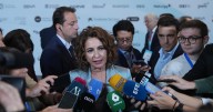 Montero promete presentar la nueva financiación «lo antes posible» y asegura que ninguna comunidad perderá recursos