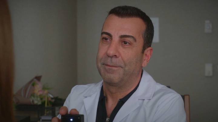 “Quiero hacerme viejo a tu lado”: Tolga le pide matrimonio a Çağla en la declaración más bonita de su vida