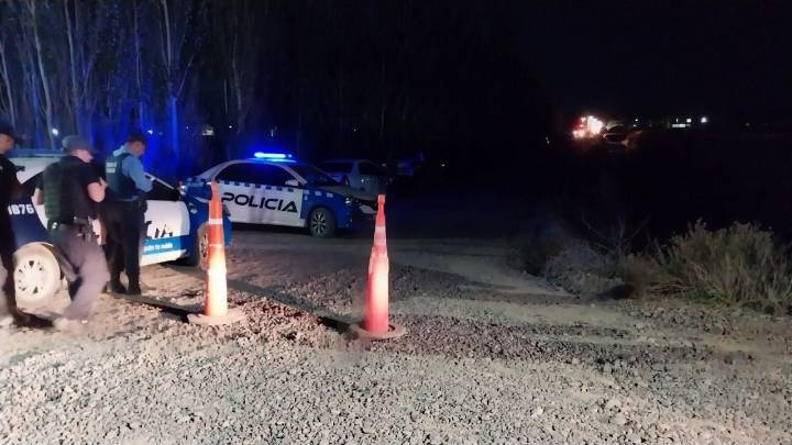 Conmoción en Neuquén: hallan un cuerpo en un canal de riego de Valentina Norte Rural