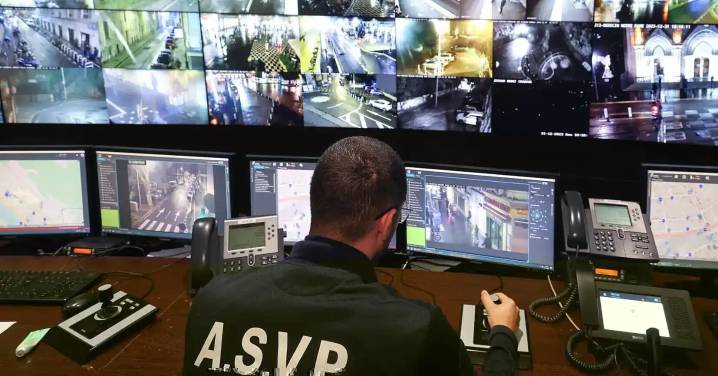 EE.UU. amplía la vigilancia sobre dispositivos electrónicos en fronteras: preocupaciones por privacidad y derechos civiles