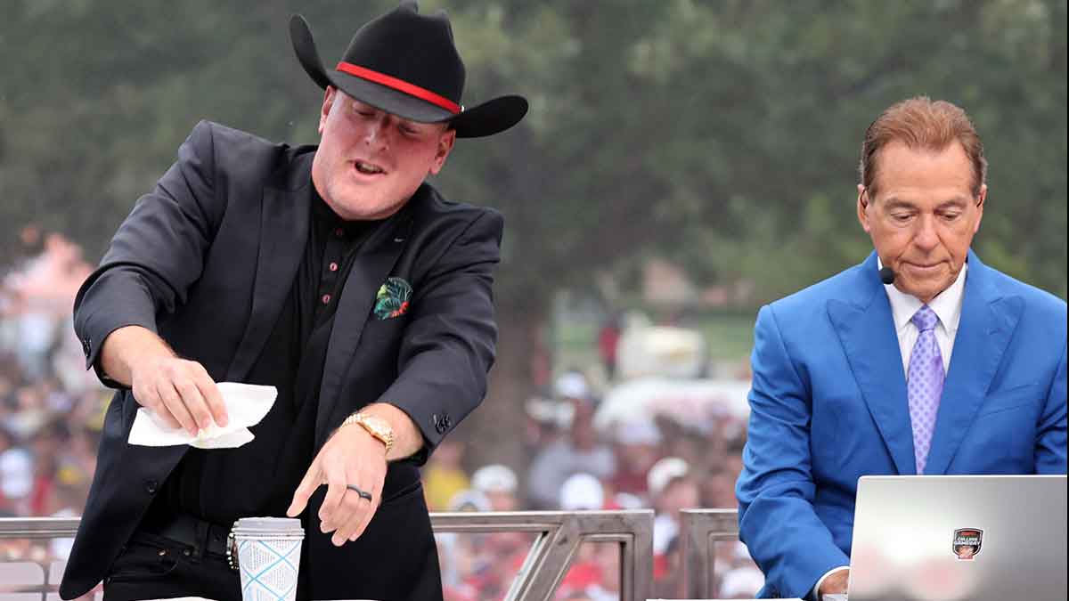 Pat McAfee literally stands on College Gameday table to get Alabama fans hyped