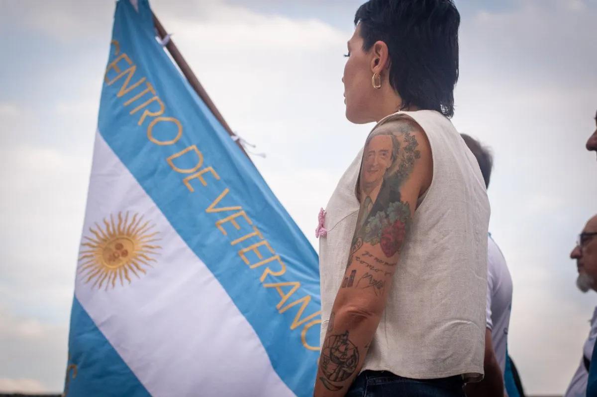 Mayra Mendoza acompañó a los Veteranos de Malvinas en la inauguración del playón "José Pepe...