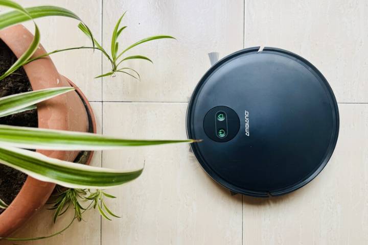 He probado el robot aspirador de Aldi que cuesta menos de 100 euros. Lo barato a veces sorprende