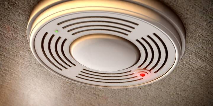 Fire officials remind residents to check smoke alarms as daylight saving time ends